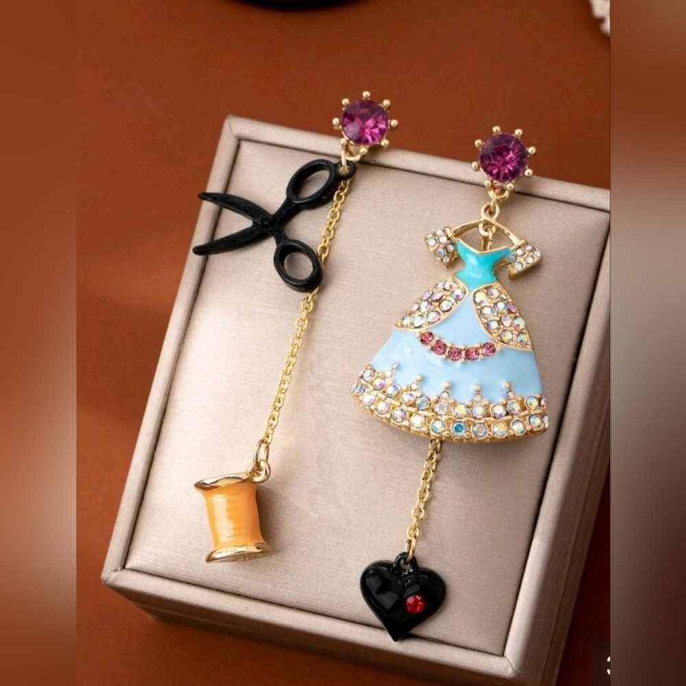 Stunning Unique Asymetrical Princess Dress Seamstress Dangle Drop Earrings New!